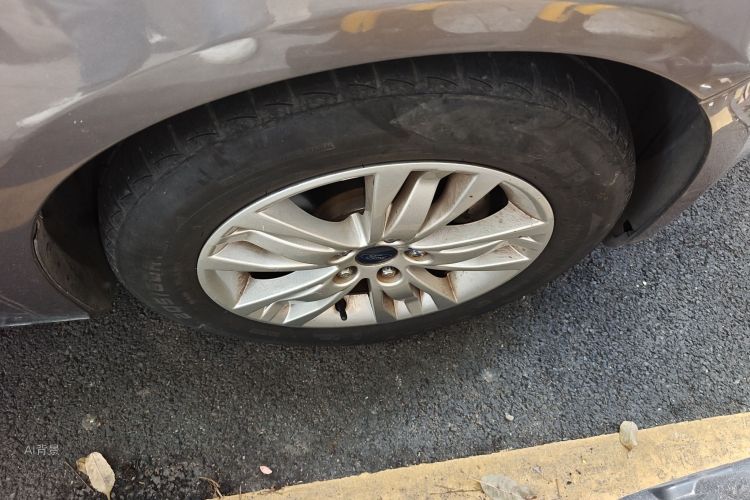 Ford Focus 2013 car image #9