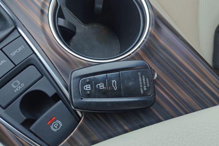 Toyota Camry 2020 #9 Toyota Camry 2020 car image #9