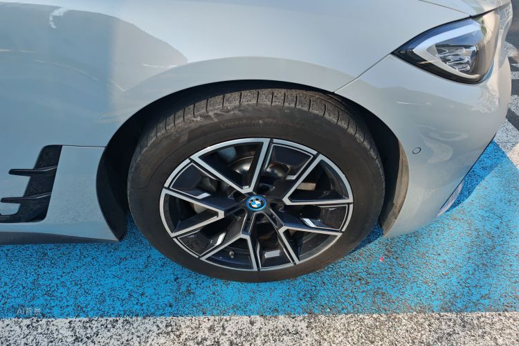 BMW i4 2023 #9 BMW i4 2023 car image #9