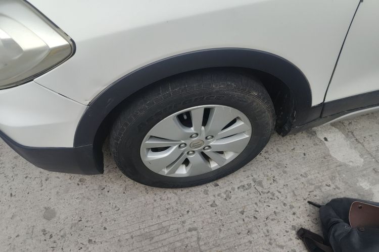 Suzuki S-Cross 2014 immagine di auto #9