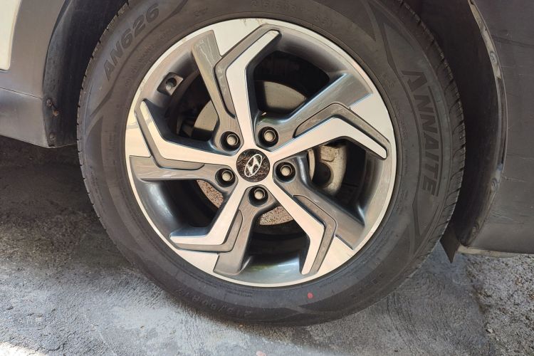 Hyundai ix25 2018 car image #9
