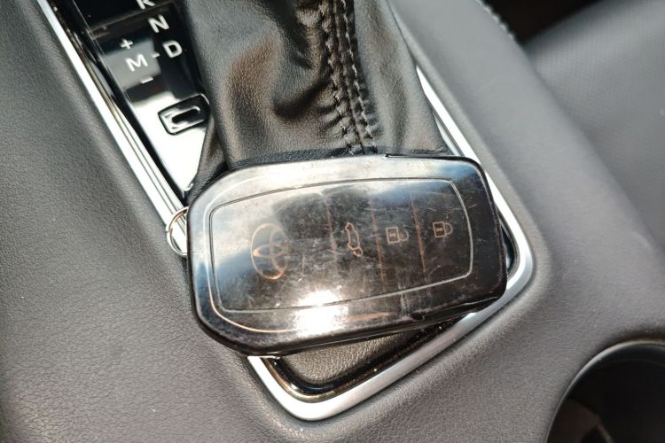 Toyota Venza 2023 immagine di auto #9