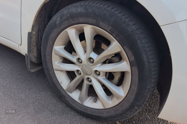 Kia K3 2016 car image #9