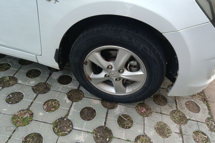 Hyundai Reina 2016 car image #9