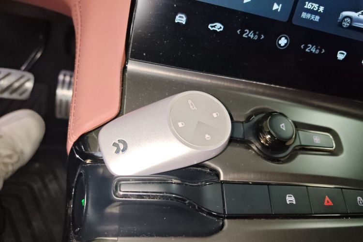 NIO EC6 2021 صورة سيارة #9