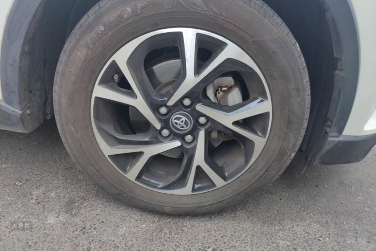 Toyota C-HR 2019 immagine di auto #9