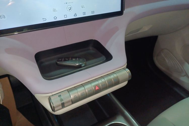 BYD Dolphin 2022 #9 BYD Dolphin 2022 car image #9