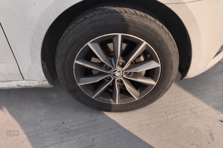 Skoda Octavia 2020 car image #9