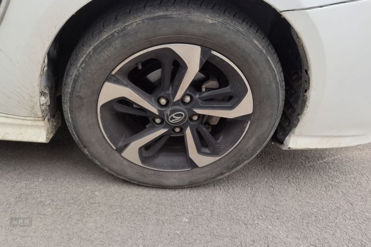 Soueast V5 Lingzhi 2017 car image #9