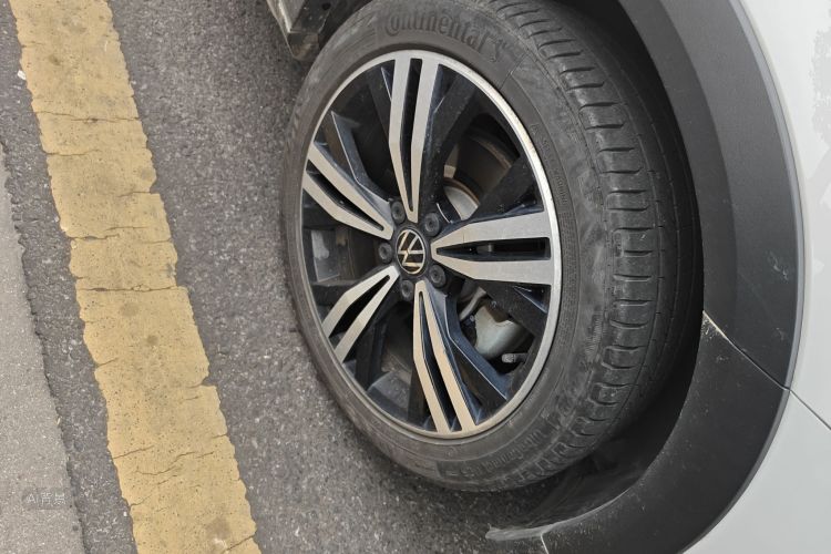 Volkswagen Touran 2021 car image #9