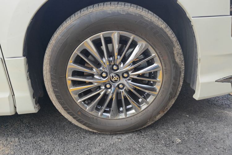 Toyota Vellfire 2020 صورة سيارة #9