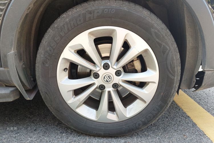 MG GS 2015 car image #9