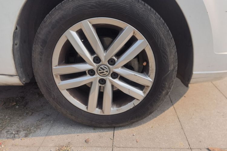 Volkswagen Jetta 2017 immagine di auto #9