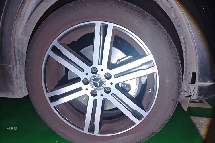 Mercedes-Benz GLB Class 2025 car image #9