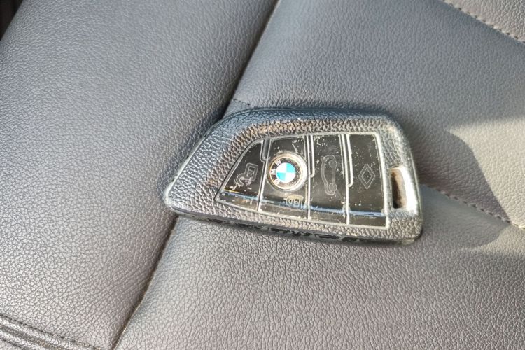 BMW 5 Series 2018 #9 BMW 5 Series 2018 car image #9