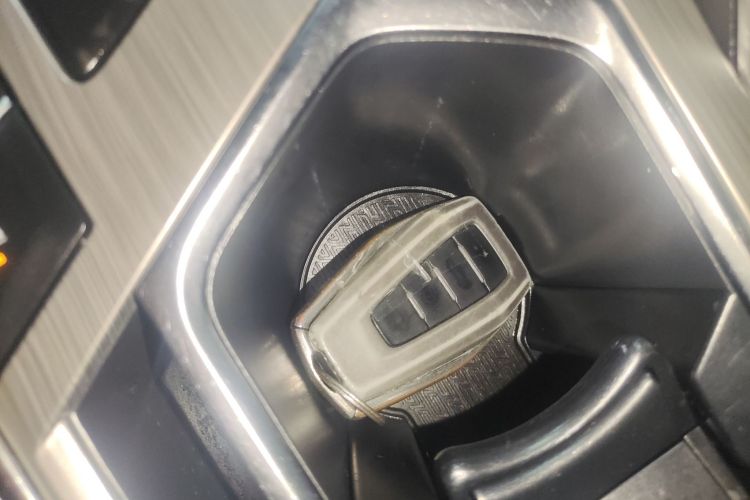 GEELY Coolray 2019 immagine di auto #9