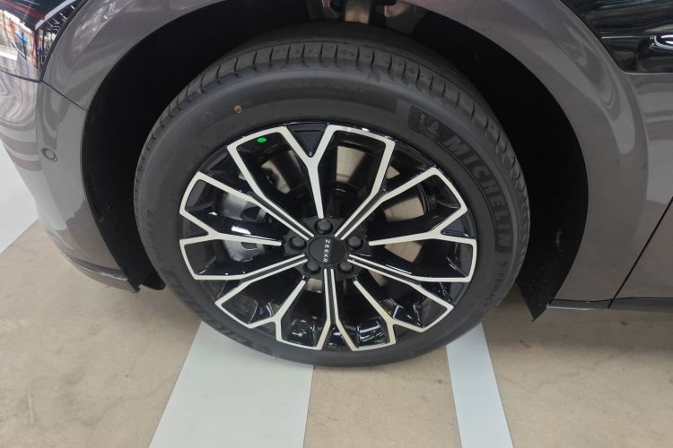 极氪 极氪007GT 2026 汽车图片 #9