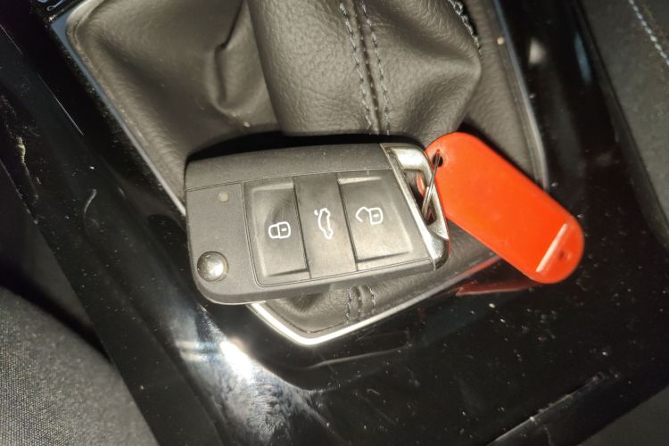 Volkswagen Tharu 2024 car image #9