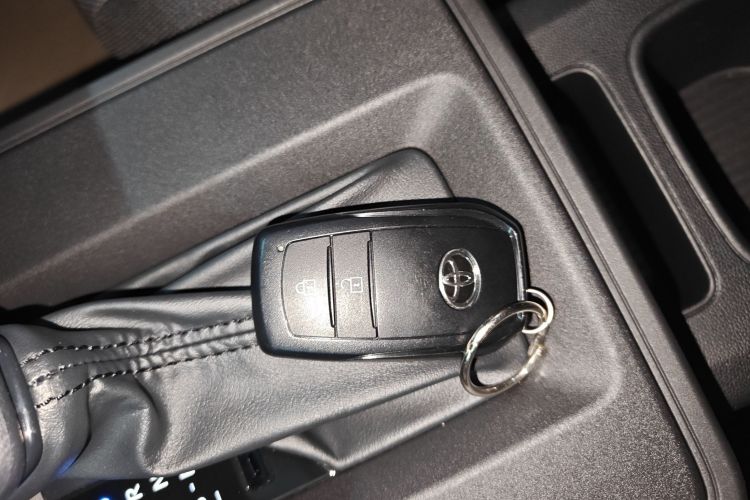 Toyota Frontlander 2025 #9 Toyota Frontlander 2025 immagine di auto #9