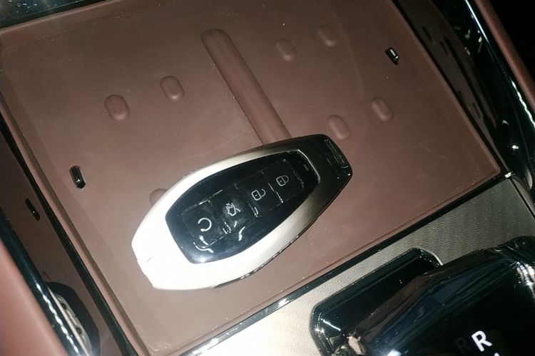 Denza Z9GT 2024 #9 Denza Z9GT 2024 car image #9