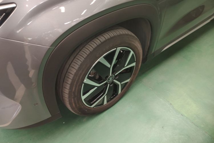 BYD SongL DM-i 2025 car image #9