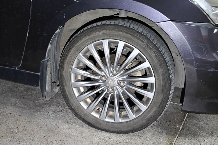 Suzuki Ciaz 2015 изображение автомобиля #9