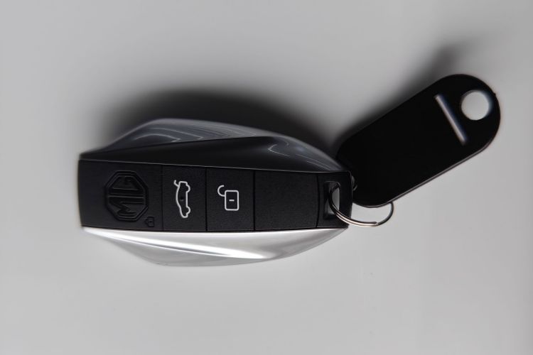 MG 7 2023 car image #9