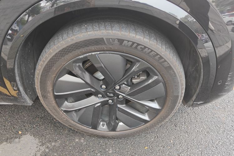 Li L9 2024 صورة سيارة #9