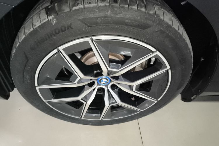 BMW i5 2024 immagine di auto #9