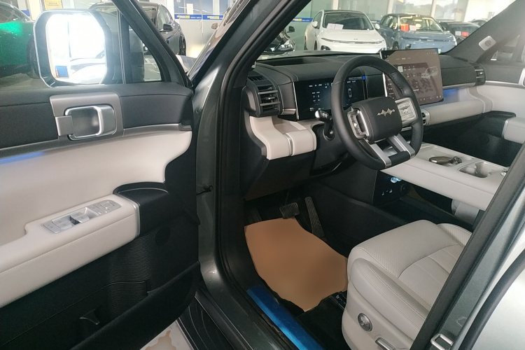 FangChengBao Tiger 7 2025 car image #9