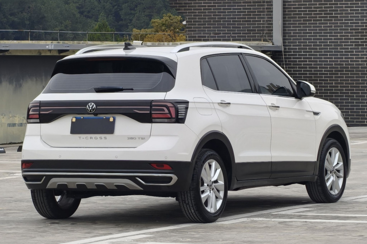 Volkswagen T-Cross 2022 car image #9