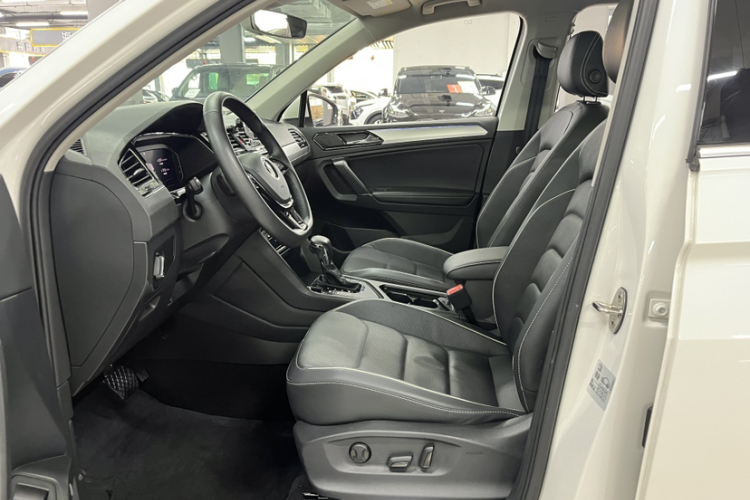 Volkswagen Tiguan L New Energy 2021 car image #9