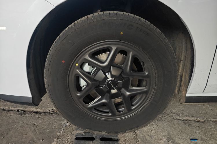 BYD Seal 05 DM-i 2025 car image #9