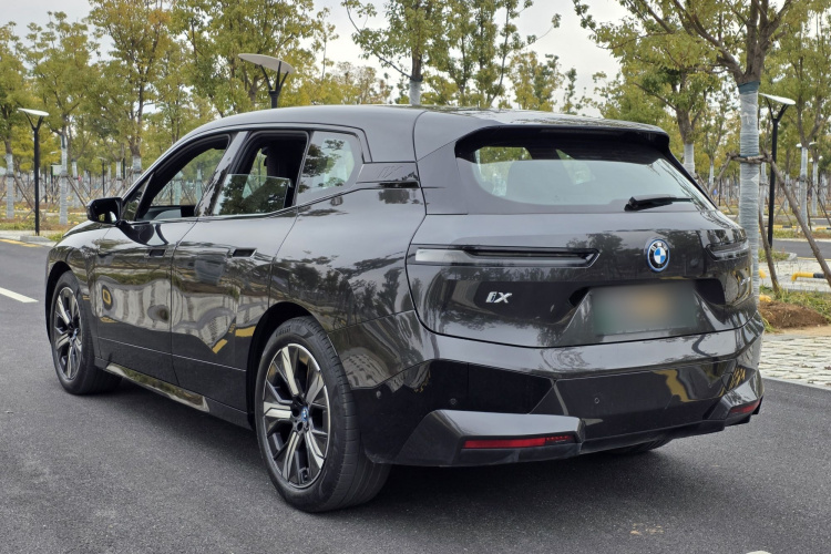 BMW 2022 car image #9