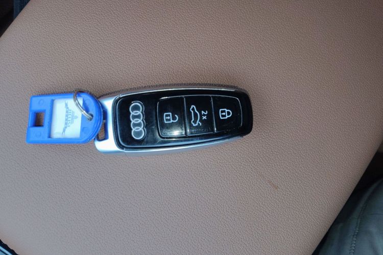 Audi Q7 2023 #9 Audi Q7 2023 car image #9