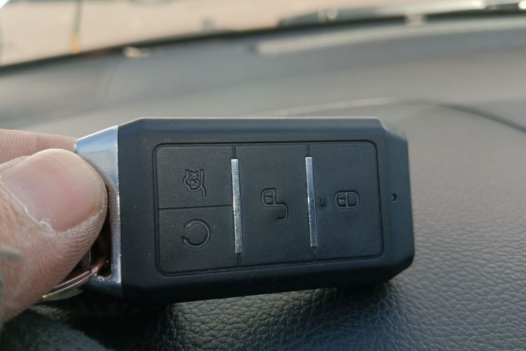 BYD e1 2020 #9 BYD e1 2020 car image #9