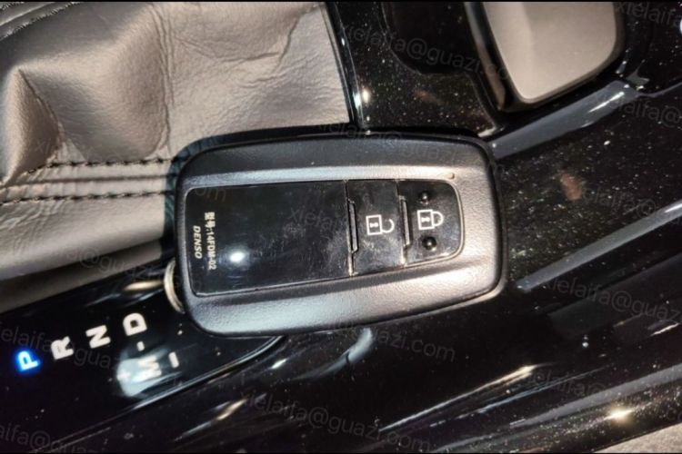 Toyota C-HR 2022 #9 Toyota C-HR 2022 صورة سيارة #9