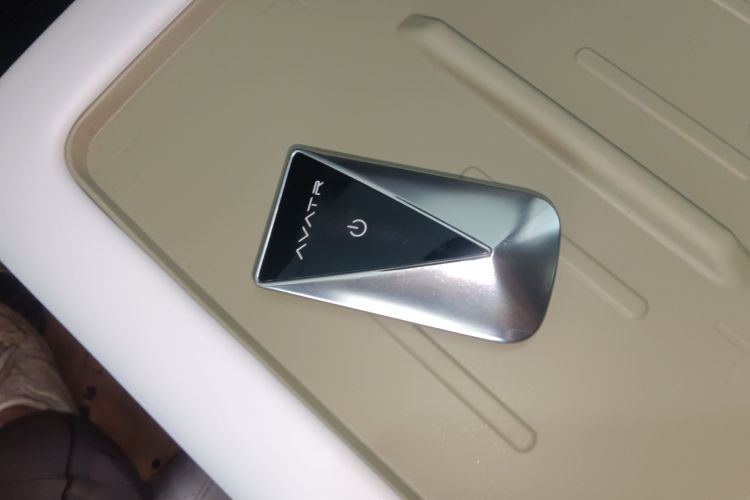 Avatr 07 2024 car image #9