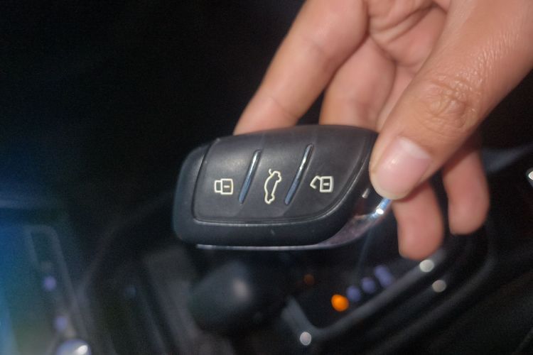 Roewe i5 2020 #9 Roewe i5 2020 car image #9