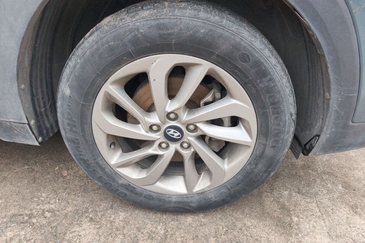 Hyundai Tucson 2017 immagine di auto #9