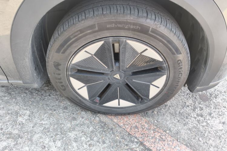 Deepal S07 2024 car image #9