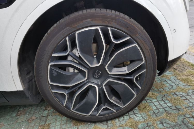 Avatr 11 2023 imagen de coche #9