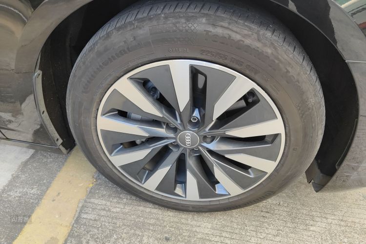 Audi A6L 2020 car image #9