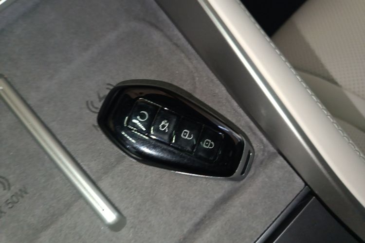 Denza Z9 2024 immagine di auto #9