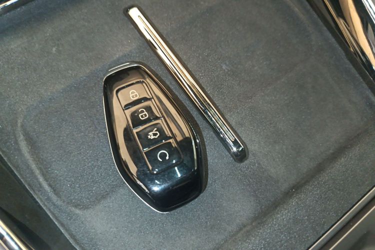 Denza Z9 2024 #9 Denza Z9 2024 car image #9