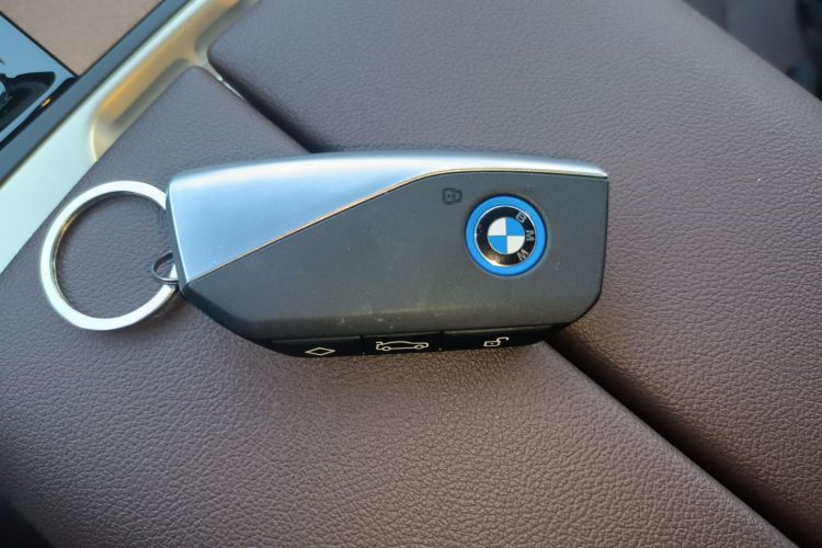 BMW 2024 car image #9