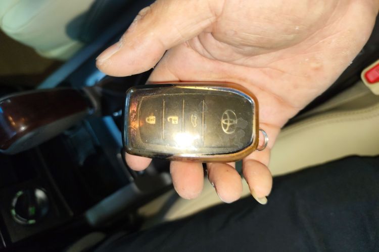 Toyota Land Cruiser Prado 2015 immagine di auto #9