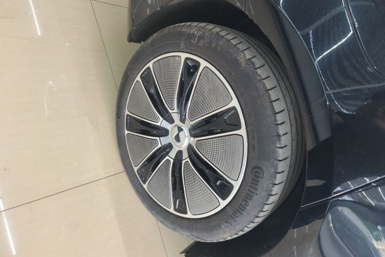 Denza Z9GT 2025 car image #9