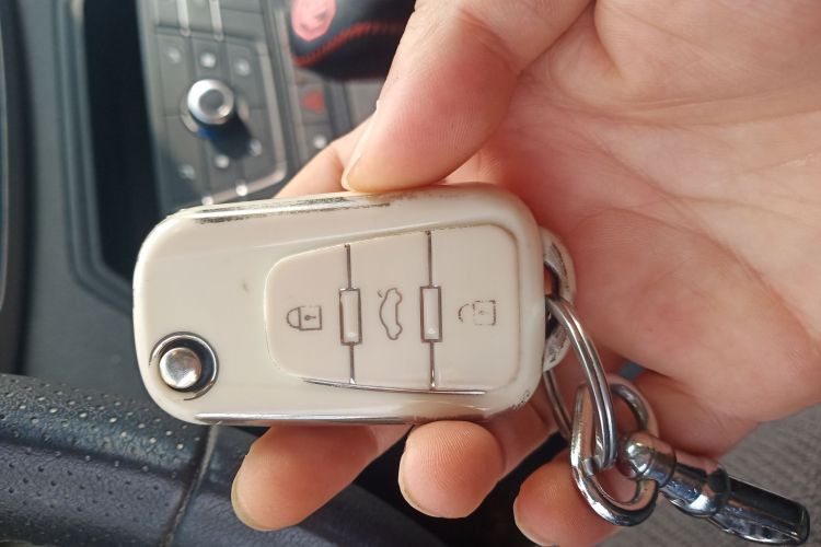 MG GS 2015 car image #9