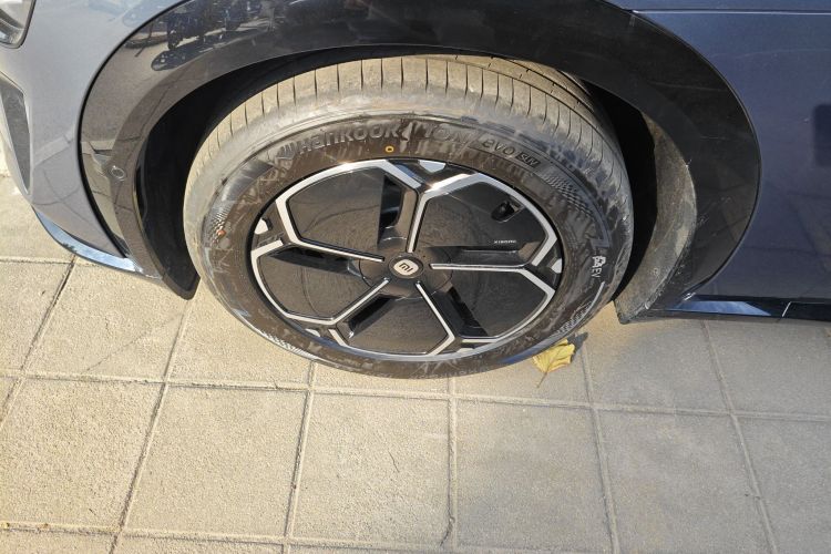 MI YU7 2025 car image #9